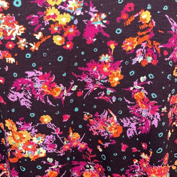 Lularoe Classic T knit top size medium - Picture 3 of 4